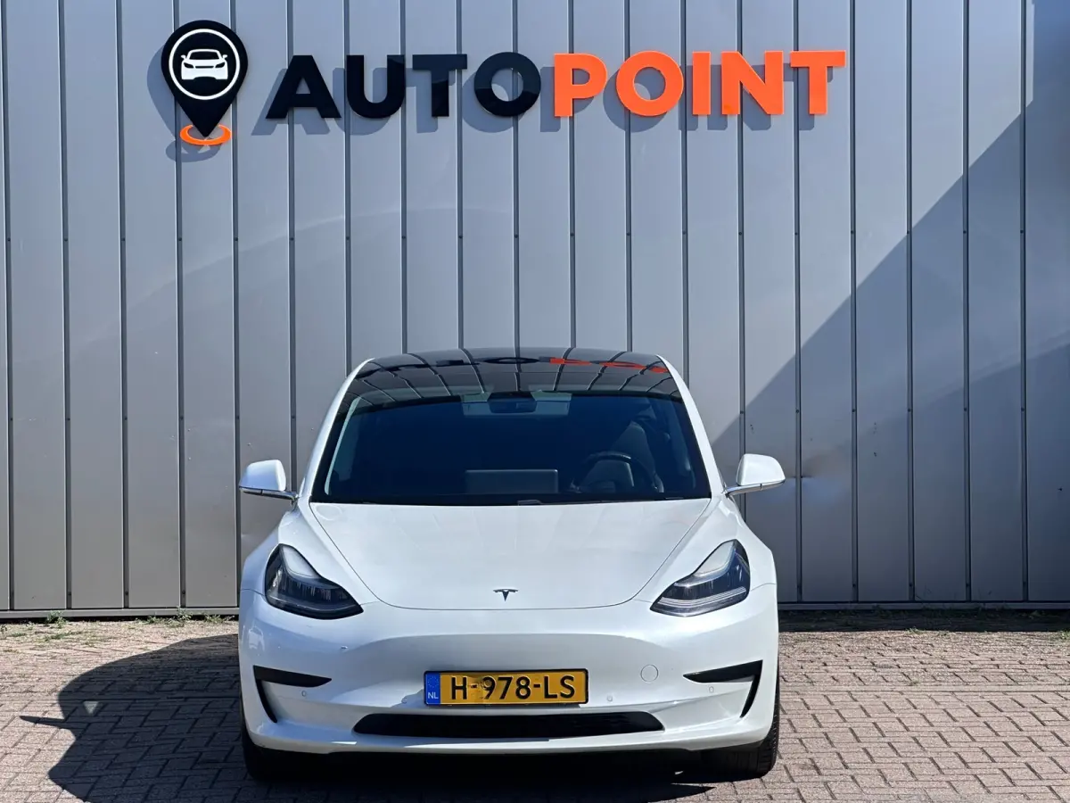 Standard RWD Plus 60 kWh DEALER OND 1 EIGENAAR