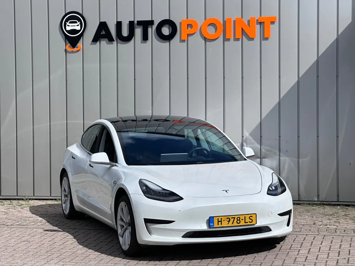 Standard RWD Plus 60 kWh DEALER OND 1 EIGENAAR