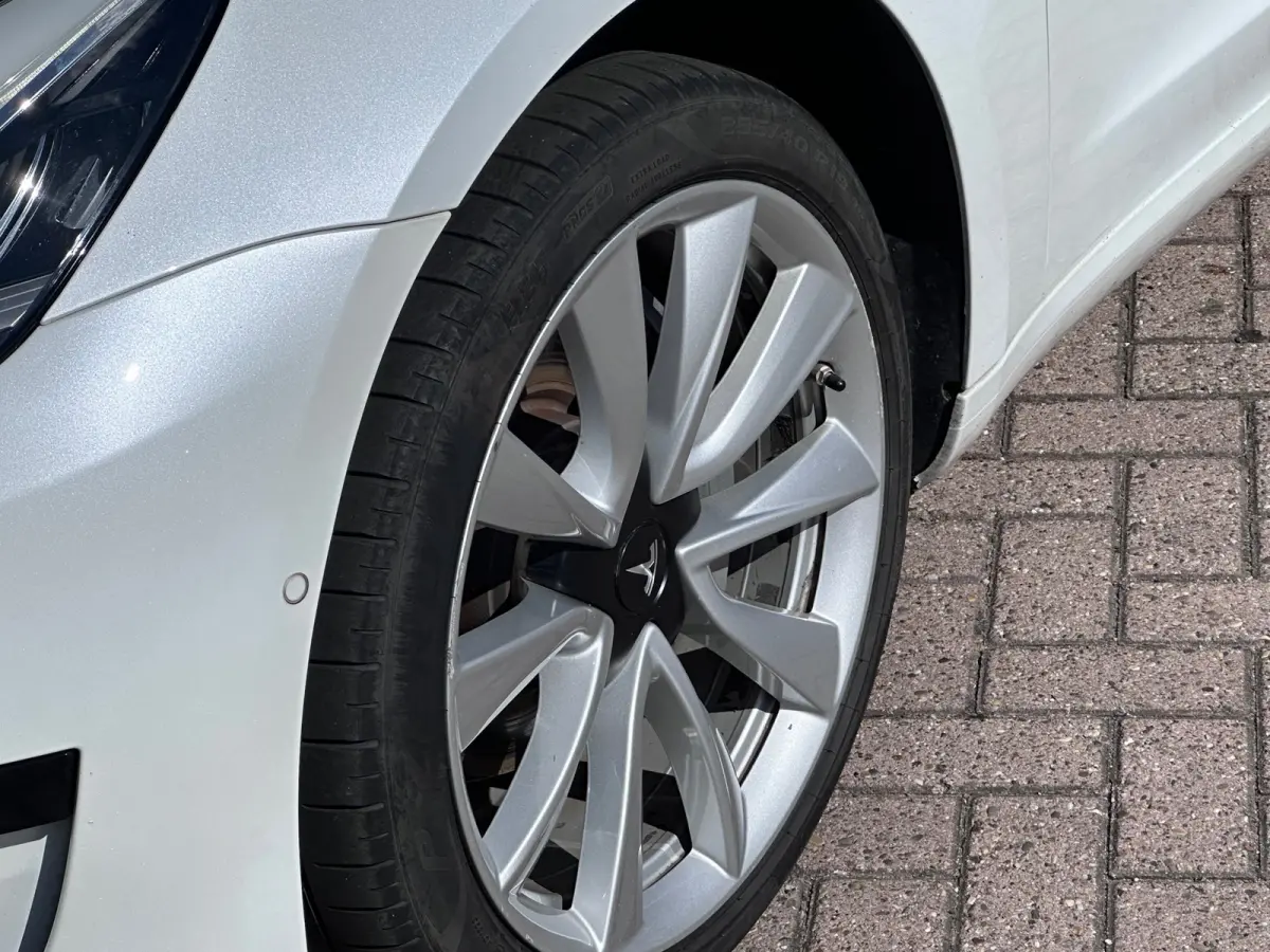 Standard RWD Plus 60 kWh DEALER OND 1 EIGENAAR