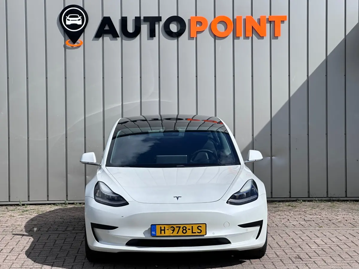 Standard RWD Plus 60 kWh DEALER OND 1 EIGENAAR