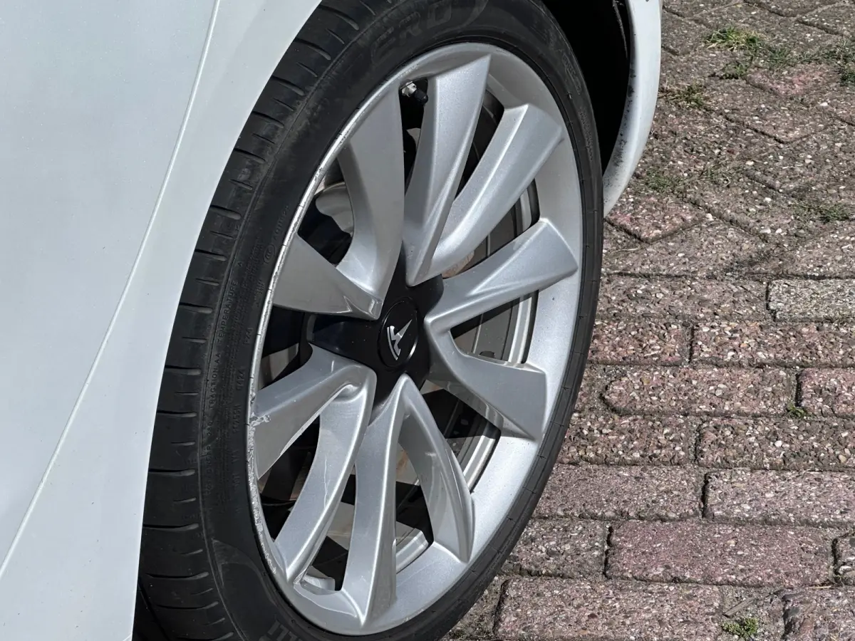 Standard RWD Plus 60 kWh DEALER OND 1 EIGENAAR
