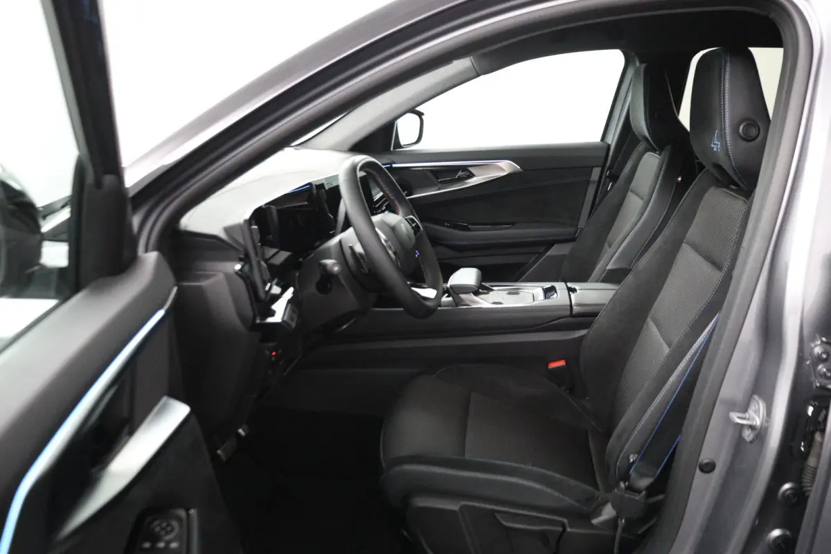 techno esprit Alpine E-Tech full hybrid 200 | Trekhaak | Parkeercamera |