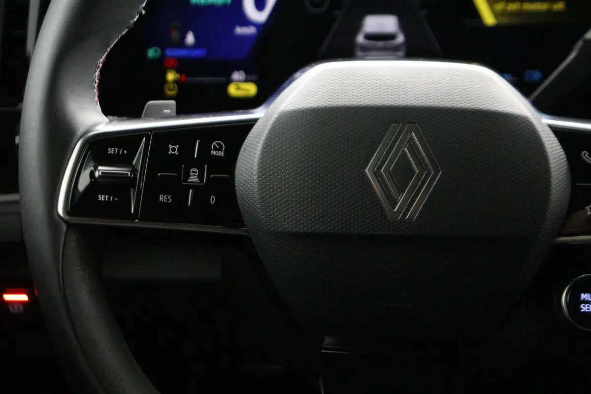 techno esprit Alpine E-Tech full hybrid 200 | Trekhaak | Parkeercamera |