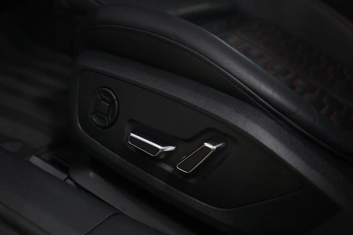 RS TFSI quattro Dynamic+ /CERAMIC/PANO/360/SOFTC/BOMVOL