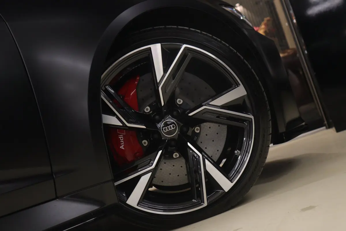 RS TFSI quattro Dynamic+ /CERAMIC/PANO/360/SOFTC/BOMVOL
