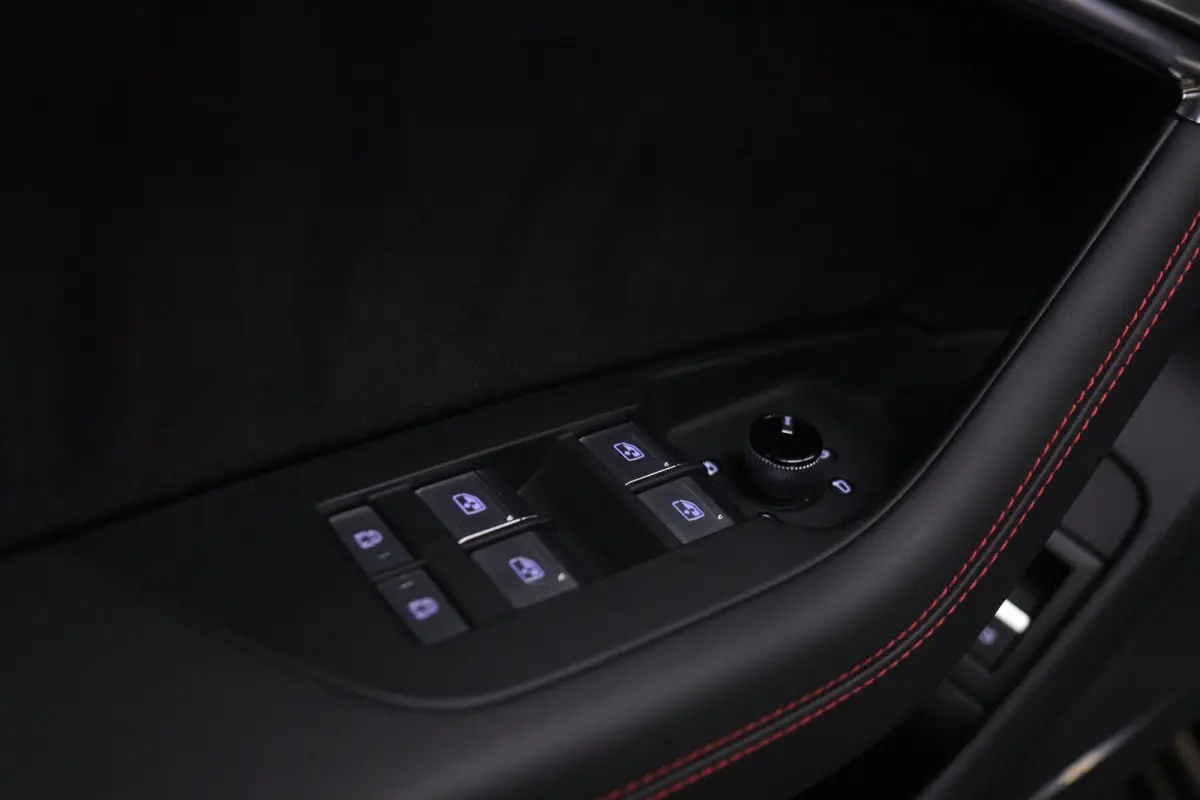 RS TFSI quattro Dynamic+ /CERAMIC/PANO/360/SOFTC/BOMVOL