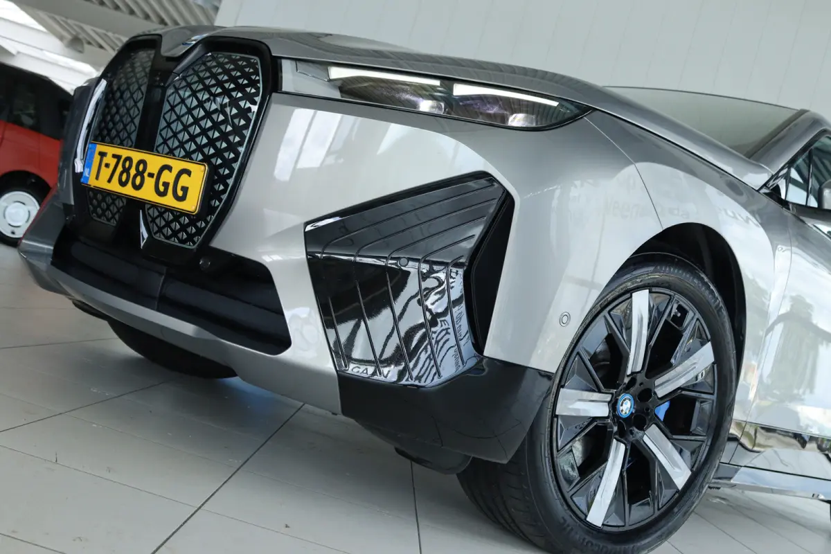 xDrive50 High Executive 112 kWh | SoH 99% | Driving Prof. | Skylounge | Massage | Soft-Close | Harman & Kardon | Head-up | 360 Camera | Stoelventilatie | Memory | Keyless | 21 Inch