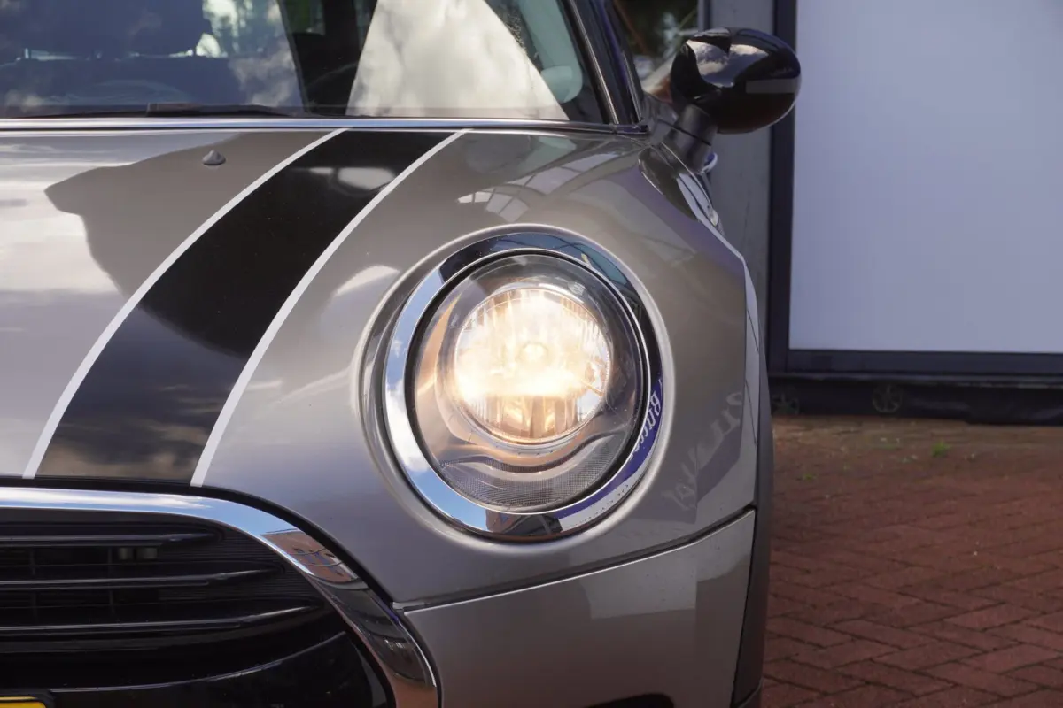 1.5 Cooper Business / Navigatie / 18"LMV / Airco / = TOP AANBIEDING !!
