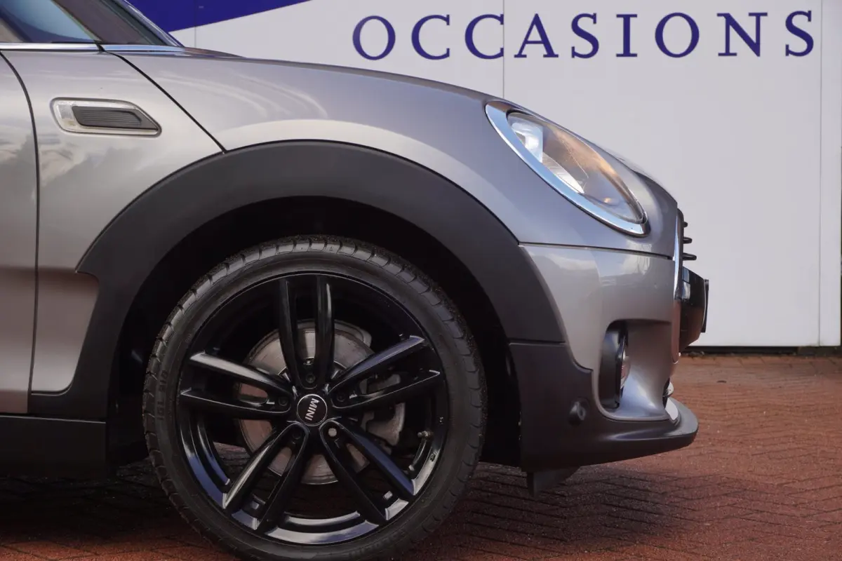 1.5 Cooper Business / Navigatie / 18"LMV / Airco / = TOP AANBIEDING !!