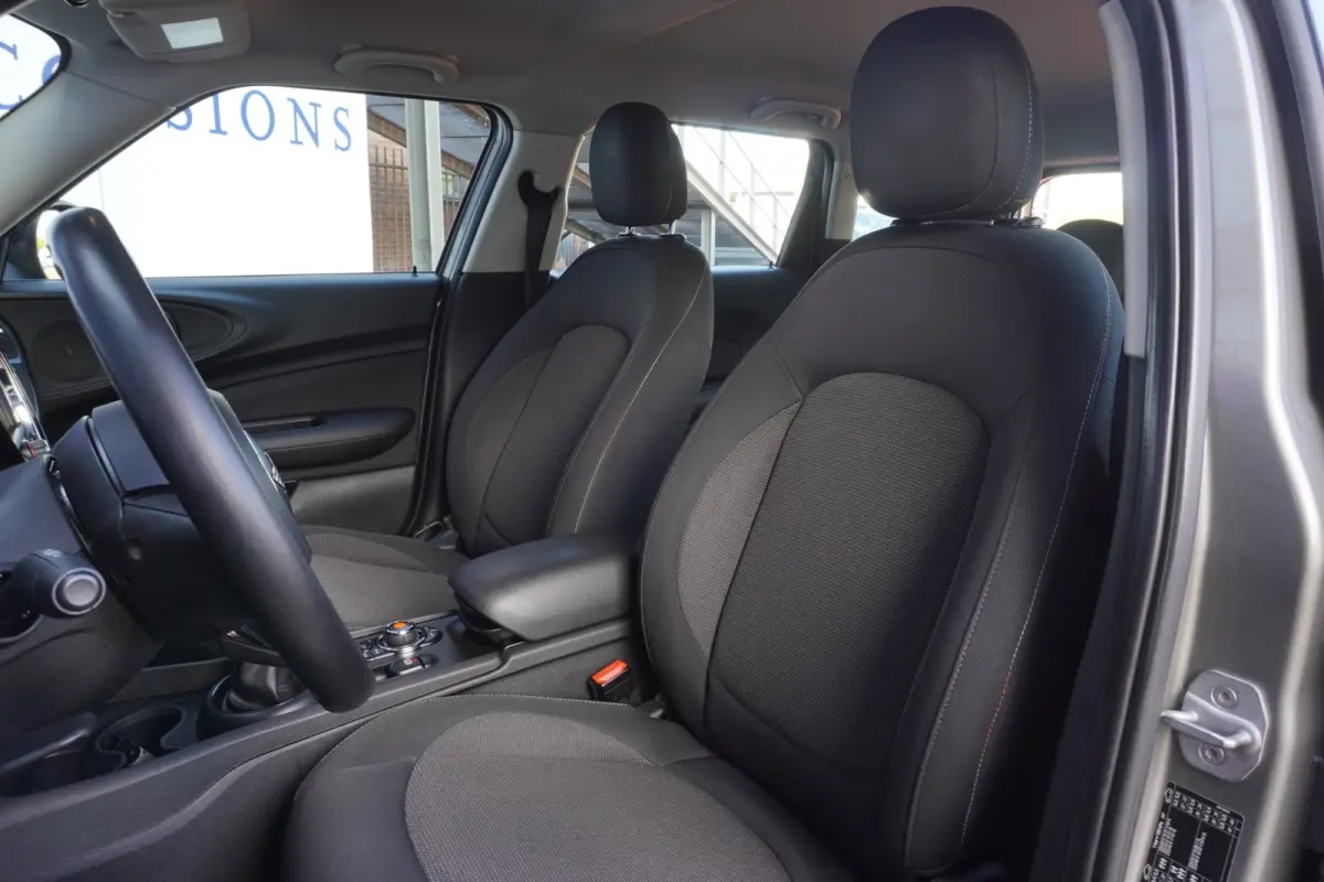 1.5 Cooper Business / Navigatie / 18"LMV / Airco / = TOP AANBIEDING !!