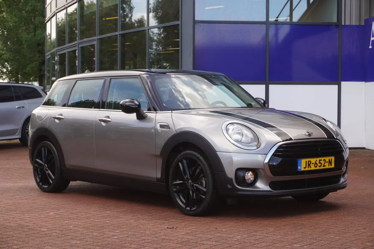1.5 Cooper Business / Navigatie / 18"LMV / Airco / = TOP AANBIEDING !!