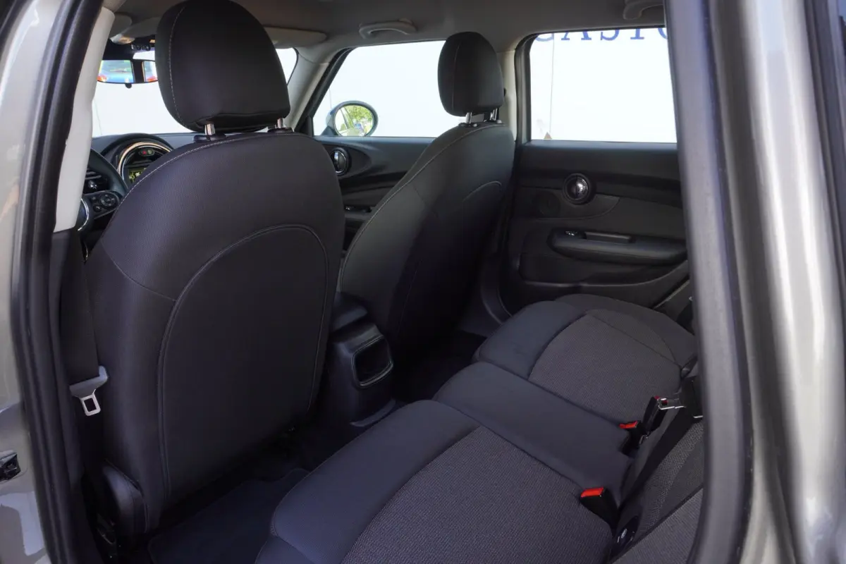 1.5 Cooper Business / Navigatie / 18"LMV / Airco / = TOP AANBIEDING !!