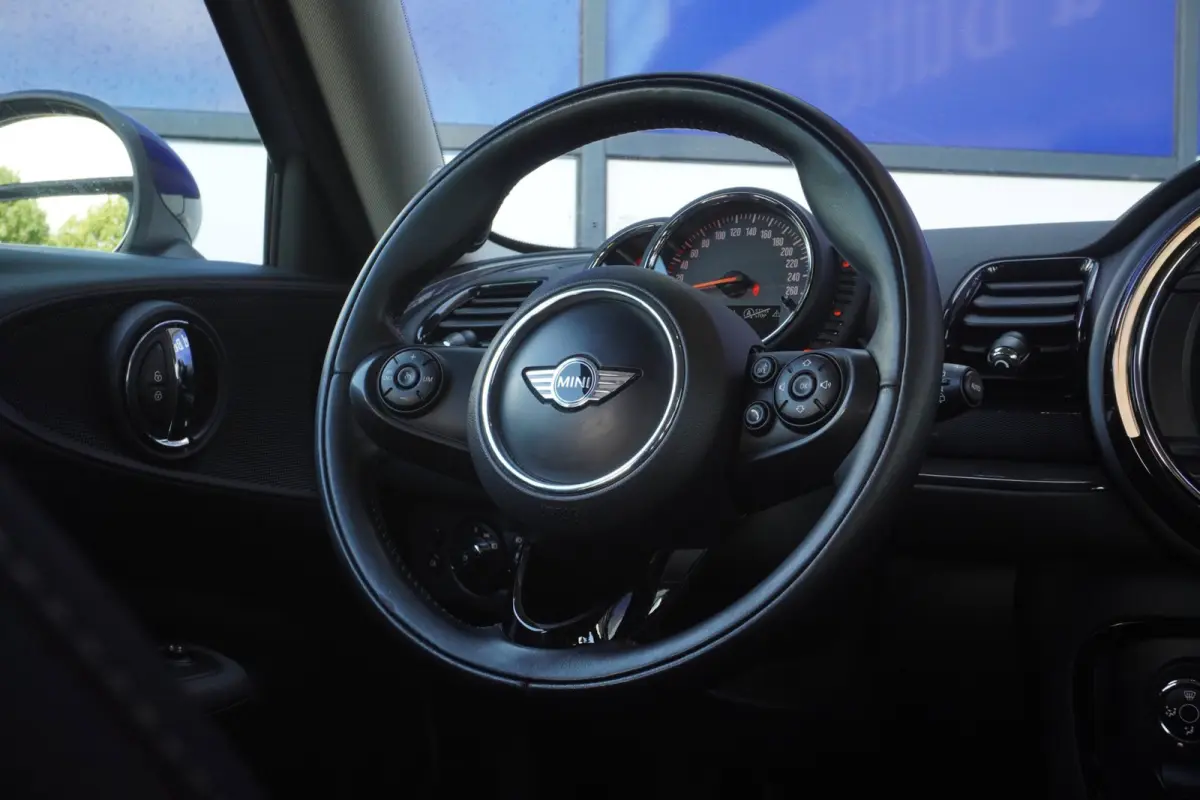 1.5 Cooper Business / Navigatie / 18"LMV / Airco / = TOP AANBIEDING !!