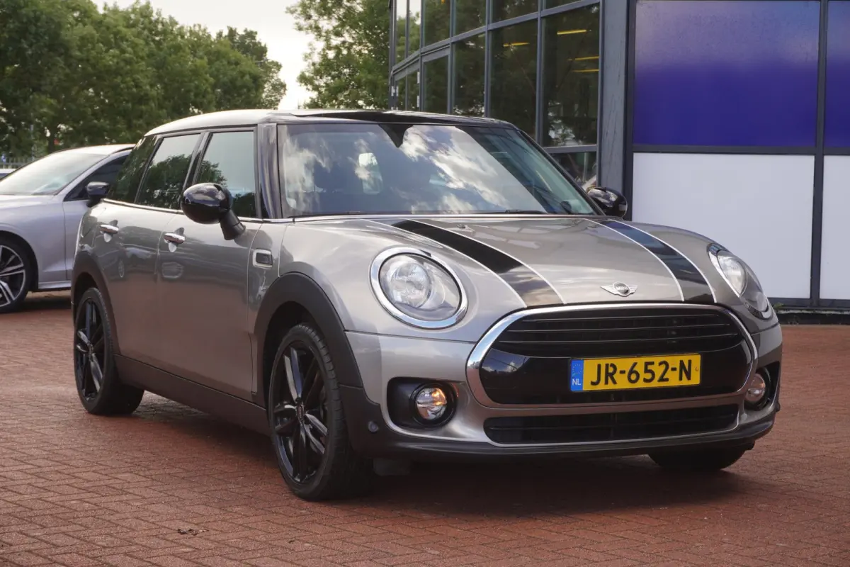1.5 Cooper Business / Navigatie / 18"LMV / Airco / = TOP AANBIEDING !!