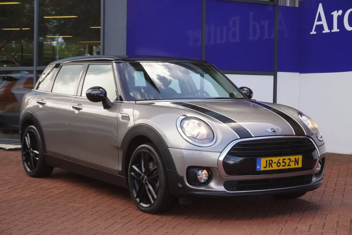 1.5 Cooper Business / Navigatie / 18"LMV / Airco / = TOP AANBIEDING !!