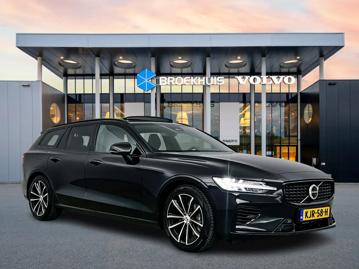 T8 Recharge Plus Dark | 18" Allseason | Trekhaak | Panoramadak | Head-Up | 360 Camera | Elektr. verst. Sportstoelen | Getint Glas