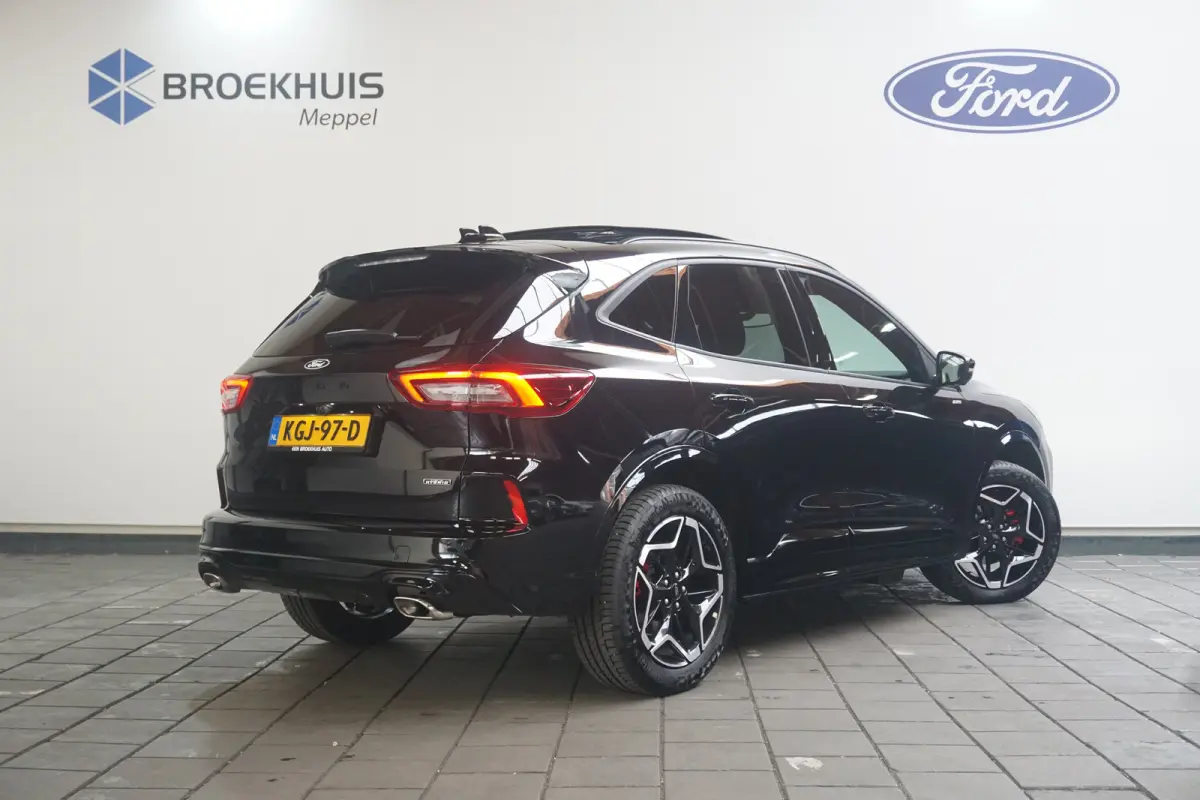 2.5 PHEV ST-Line X | Full Options! | Trekhaak Wegklapbaar | Panoramadak | Winter Pakket | Matrix LED |