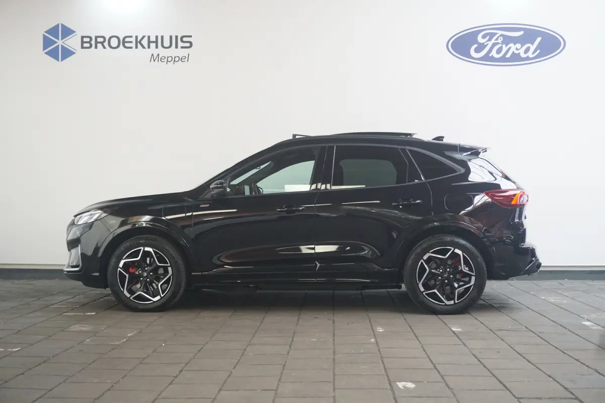 2.5 PHEV ST-Line X | Full Options! | Trekhaak Wegklapbaar | Panoramadak | Winter Pakket | Matrix LED |