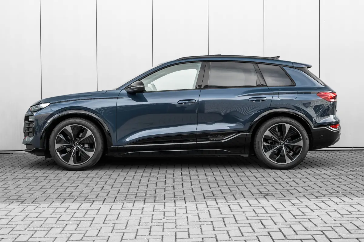 S edition Performance 100 kWh 388PK | Luchtvering | Panoramadak | Head-up display | Bang & Olufsen incl. hoofdsteun