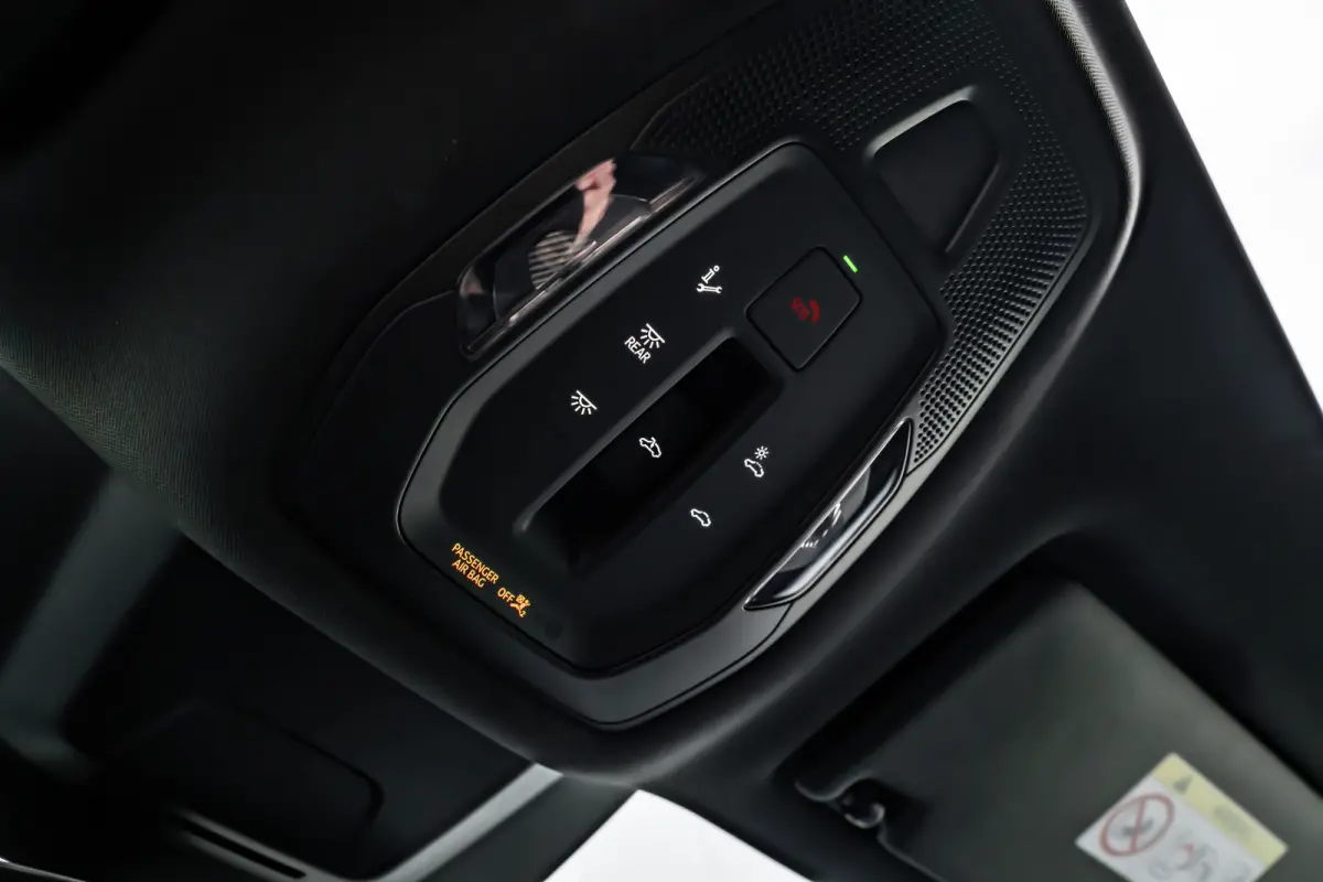 S edition Performance 100 kWh 388PK | Luchtvering | Panoramadak | Head-up display | Bang & Olufsen incl. hoofdsteun