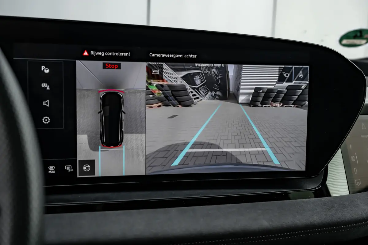 S edition Performance 100 kWh 388PK | Luchtvering | Panoramadak | Head-up display | Bang & Olufsen incl. hoofdsteun