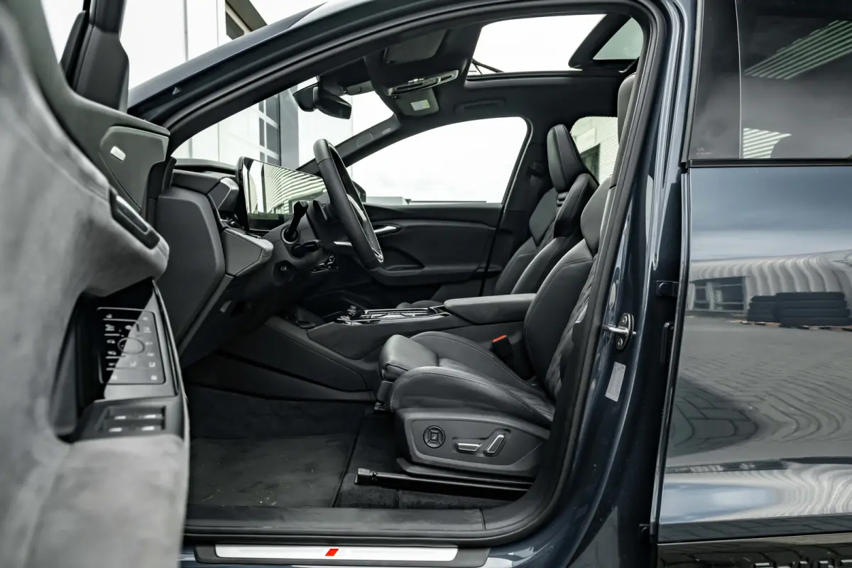 S edition Performance 100 kWh 388PK | Luchtvering | Panoramadak | Head-up display | Bang & Olufsen incl. hoofdsteun
