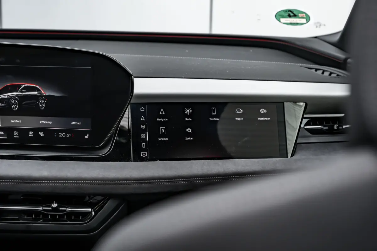 S edition Performance 100 kWh 388PK | Luchtvering | Panoramadak | Head-up display | Bang & Olufsen incl. hoofdsteun