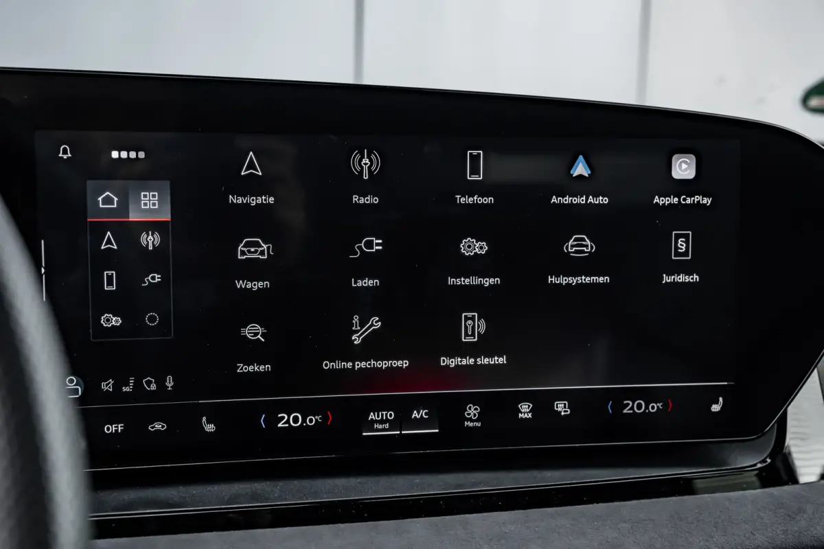 S edition Performance 100 kWh 388PK | Luchtvering | Panoramadak | Head-up display | Bang & Olufsen incl. hoofdsteun