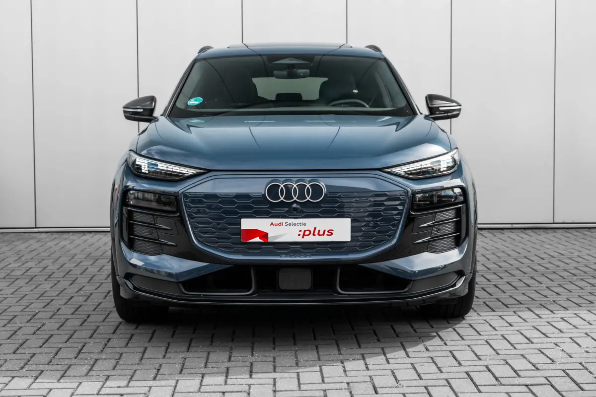S edition Performance 100 kWh 388PK | Luchtvering | Panoramadak | Head-up display | Bang & Olufsen incl. hoofdsteun