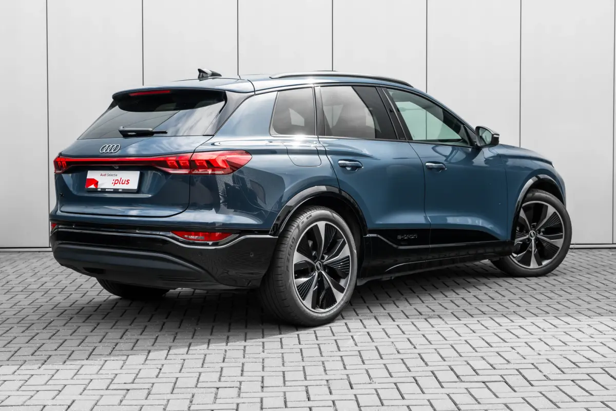 S edition Performance 100 kWh 388PK | Luchtvering | Panoramadak | Head-up display | Bang & Olufsen incl. hoofdsteun