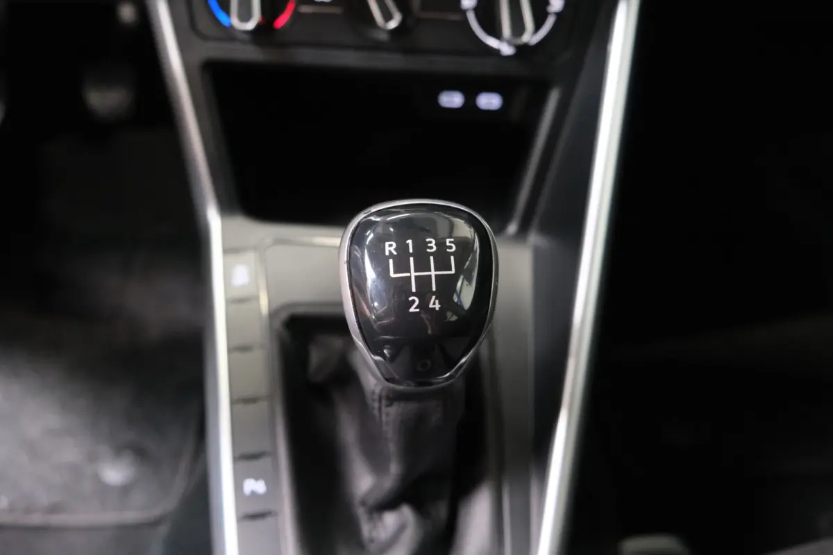 1.0 TSI Life - N.A.P. Airco, Cruise, PDC, Virtueel display, Carplay.
