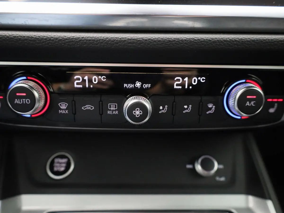45 TFSI e S edition | 360 CAMERA | NAVIGATIE | STOELVERWARMING | KEYLESS | VIRTUAL COCKPIT | 20" AUDI SPORT VELGEN |