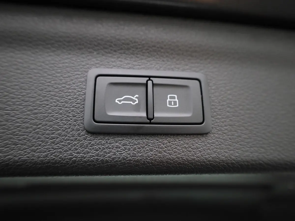 45 TFSI e S edition | 360 CAMERA | NAVIGATIE | STOELVERWARMING | KEYLESS | VIRTUAL COCKPIT | 20" AUDI SPORT VELGEN |