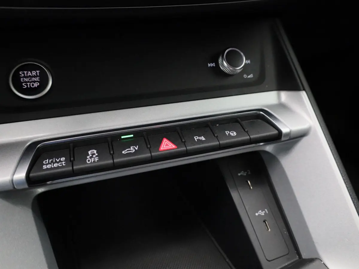 45 TFSI e S edition | 360 CAMERA | NAVIGATIE | STOELVERWARMING | KEYLESS | VIRTUAL COCKPIT | 20" AUDI SPORT VELGEN |