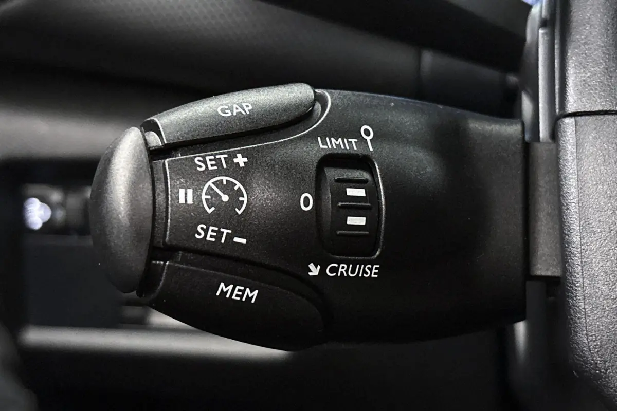 1.6 Plug-in Hybrid 225 Shine Pack Pano Leder Stoelverwarming 360-Camera