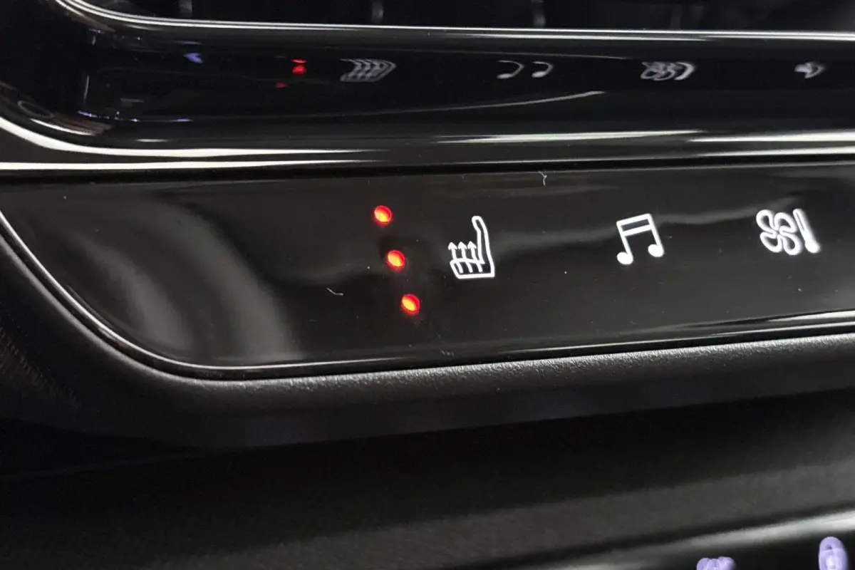 1.6 Plug-in Hybrid 225 Shine Pack Pano Leder Stoelverwarming 360-Camera