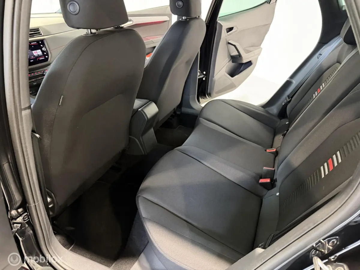 1.0 TSI FR 85kw Business Intense, navi|Led|Cruise control|5-Deurs|Carplay|Pdc|Beats