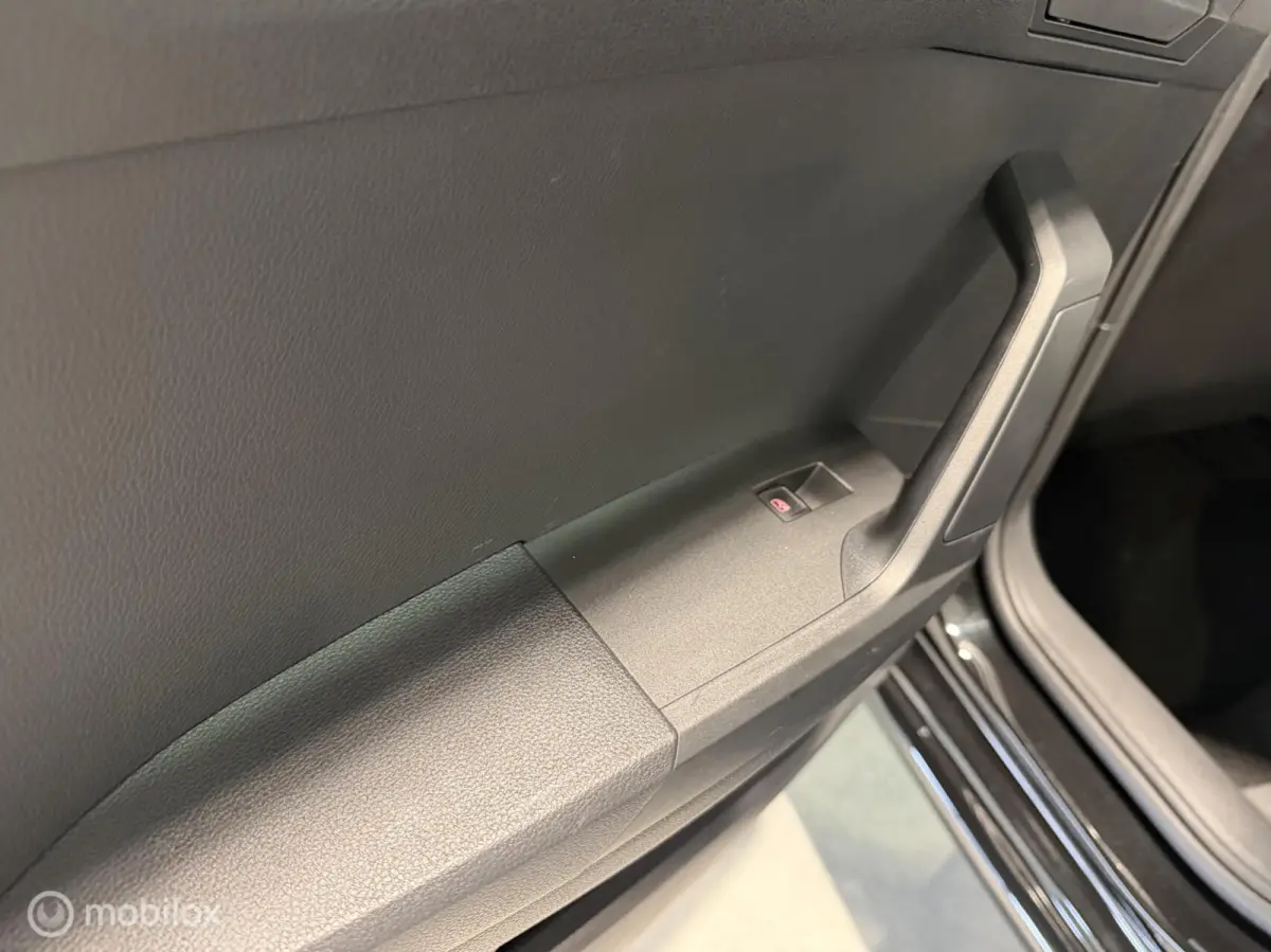 1.0 TSI FR 85kw Business Intense, navi|Led|Cruise control|5-Deurs|Carplay|Pdc|Beats