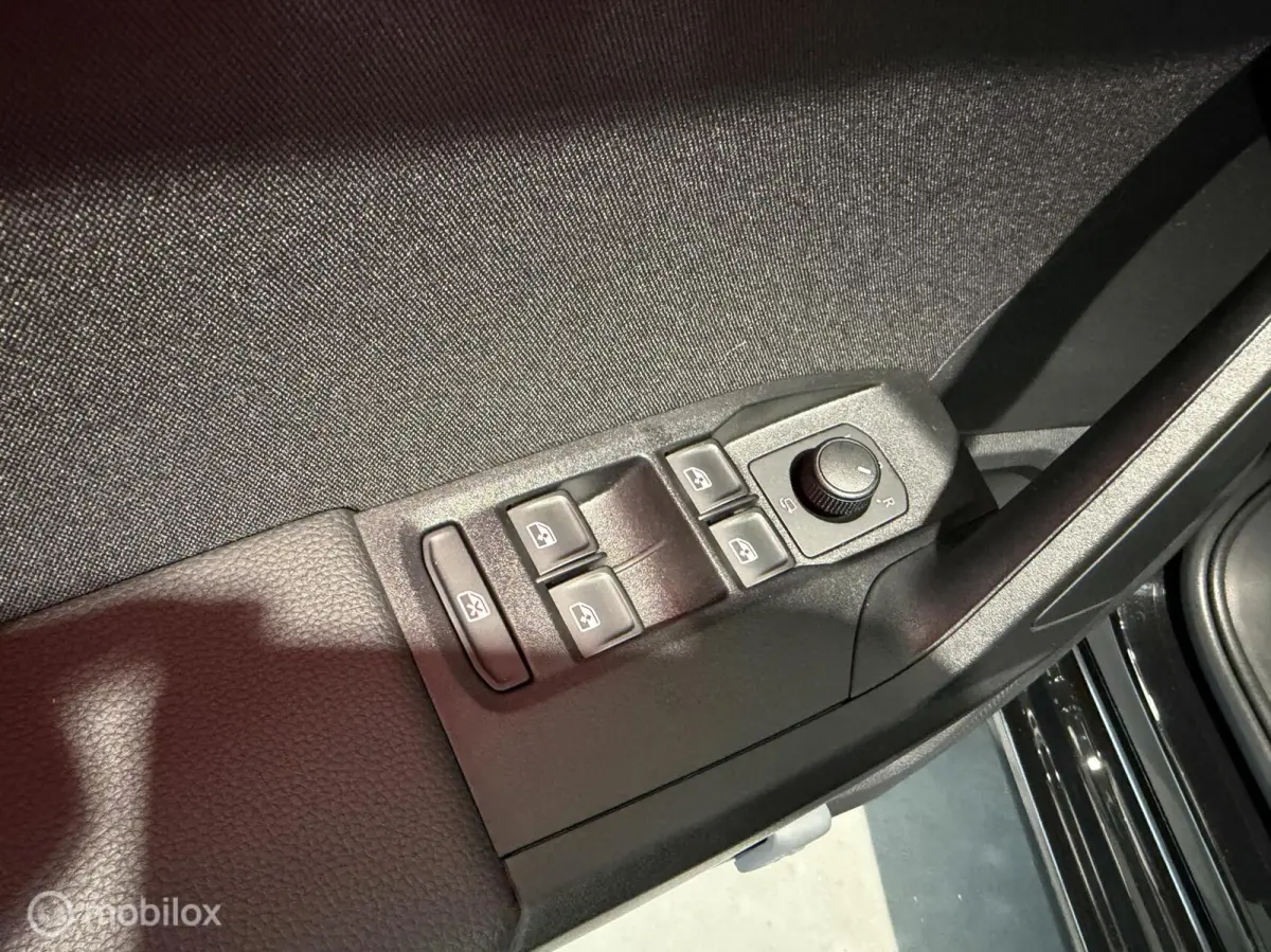 1.0 TSI FR 85kw Business Intense, navi|Led|Cruise control|5-Deurs|Carplay|Pdc|Beats