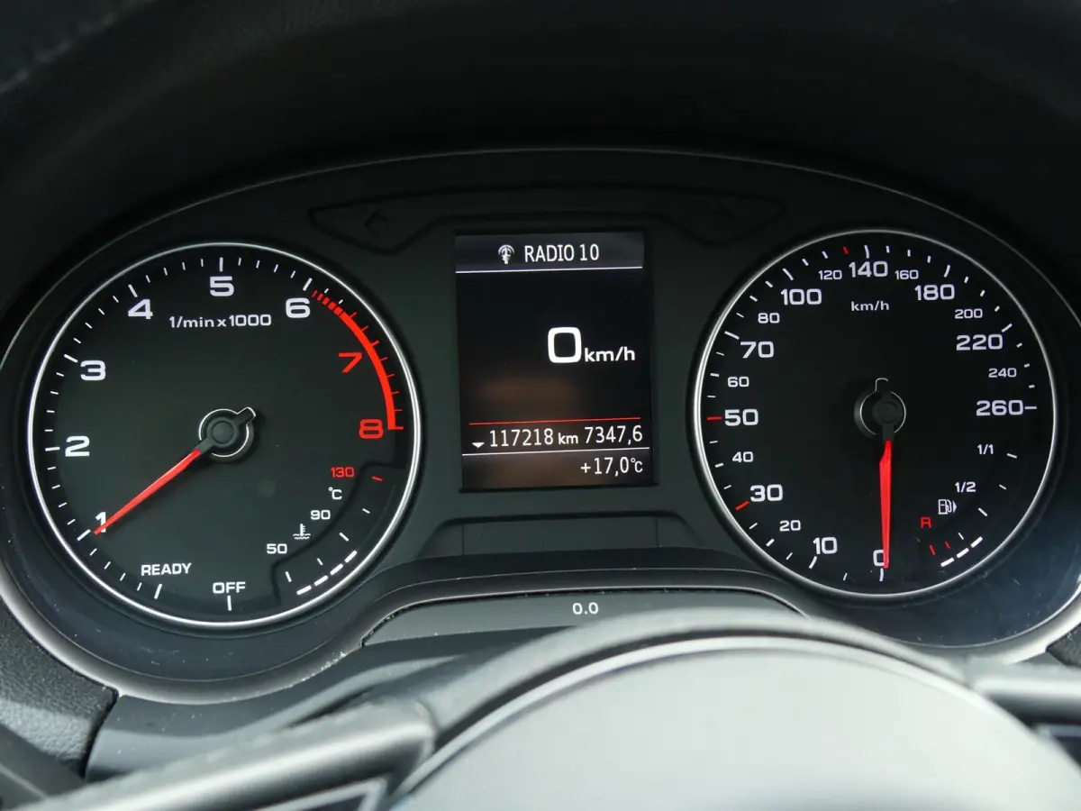1.0 TFSI Sport Limited / 18"inch / 2xPdc / Led / Trekhaak