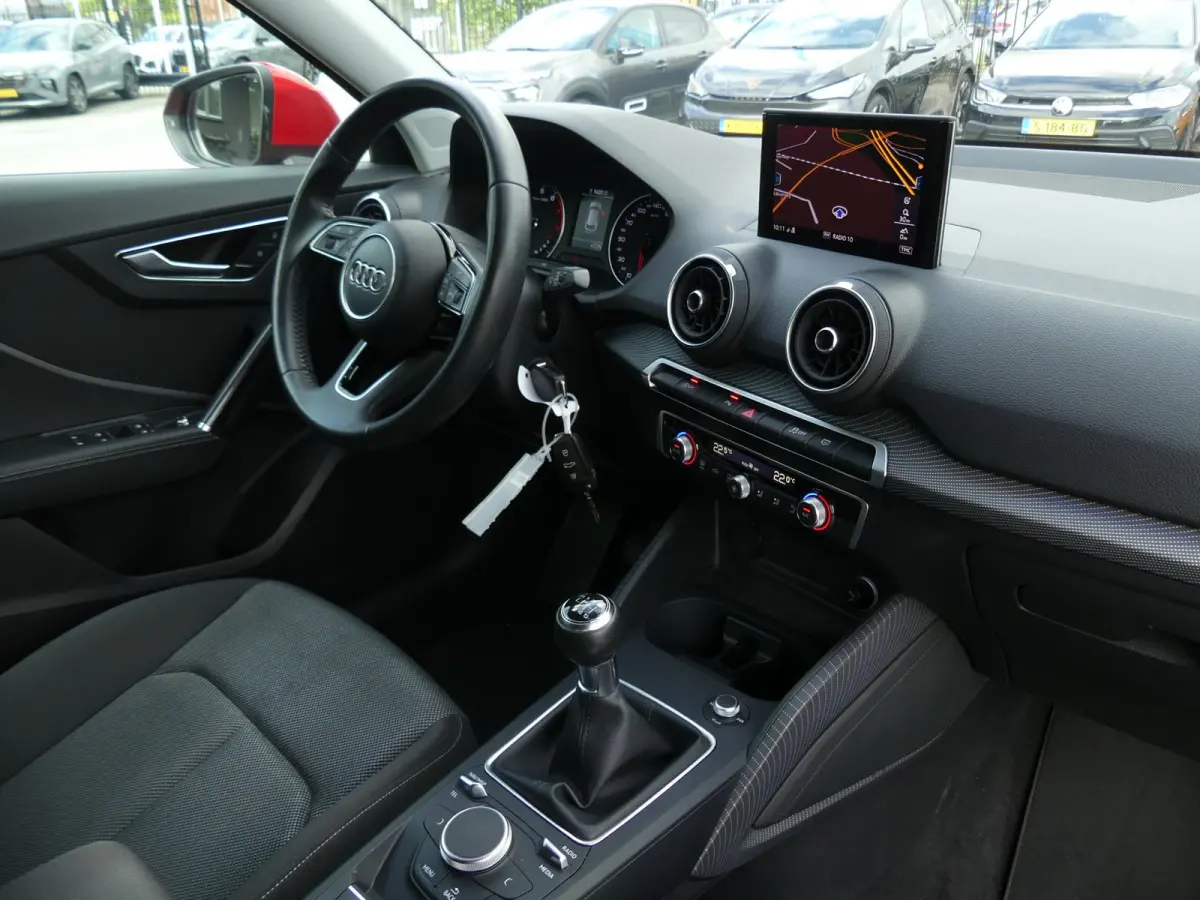 1.0 TFSI Sport Limited / 18"inch / 2xPdc / Led / Trekhaak