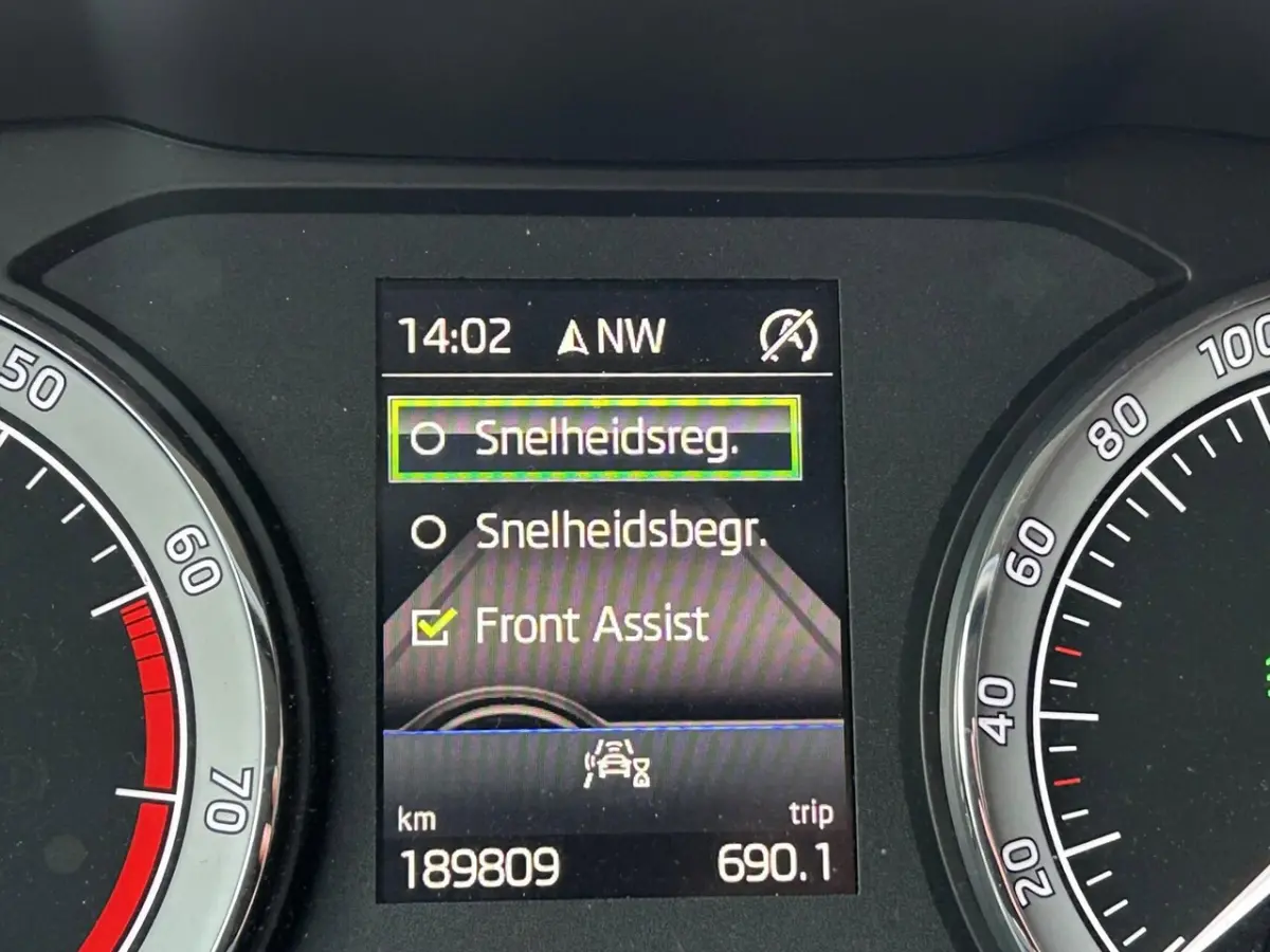 1.0 TSI Business Trekhaak/Camera/Navigatie/Stoelverwarming/Chrome
