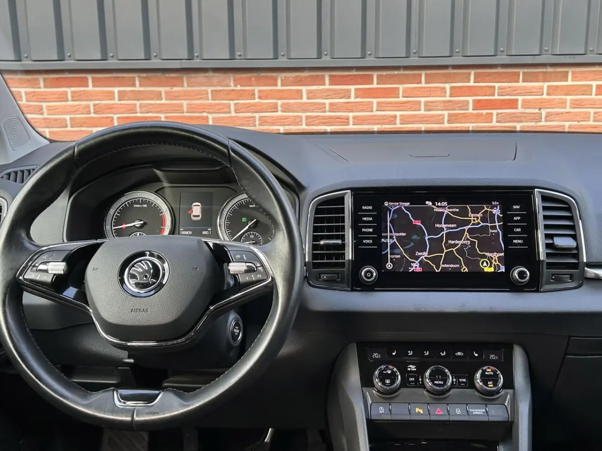 1.0 TSI Business Trekhaak/Camera/Navigatie/Stoelverwarming/Chrome