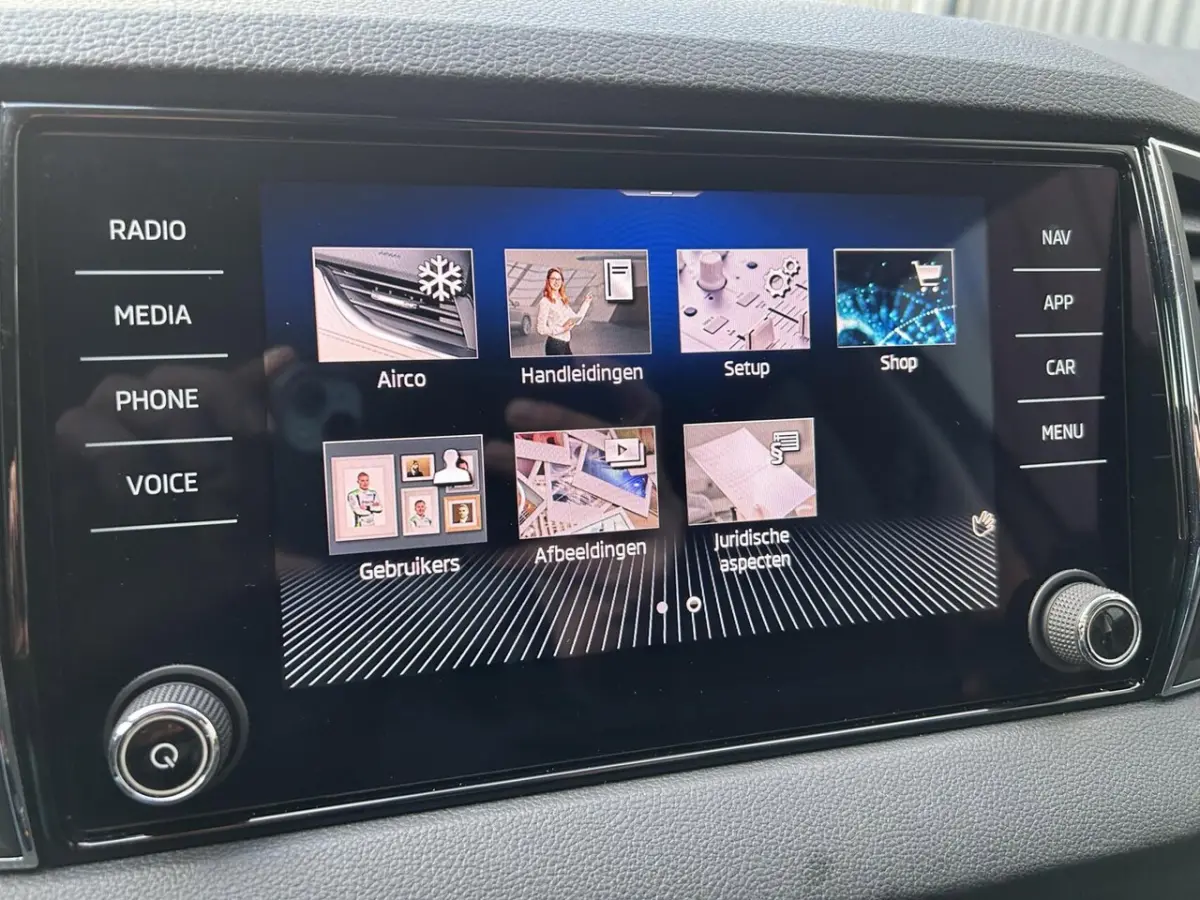 1.0 TSI Business Trekhaak/Camera/Navigatie/Stoelverwarming/Chrome
