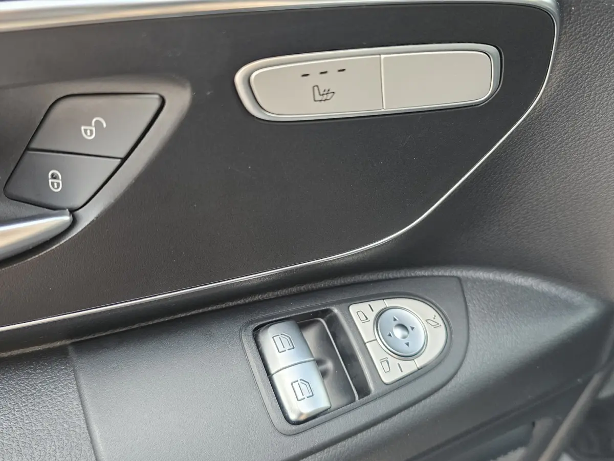 119 CDI Lang DC Sport | Automaat | LED | 2x schuifdeur | Trekhaak | Leder | Stoelverwarming | Navi | ACC | Achterdeuren |