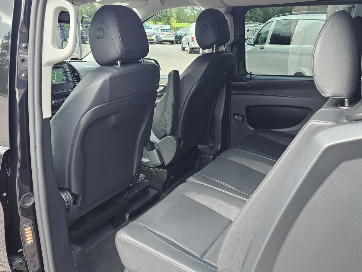 119 CDI Lang DC Sport | Automaat | LED | 2x schuifdeur | Trekhaak | Leder | Stoelverwarming | Navi | ACC | Achterdeuren |