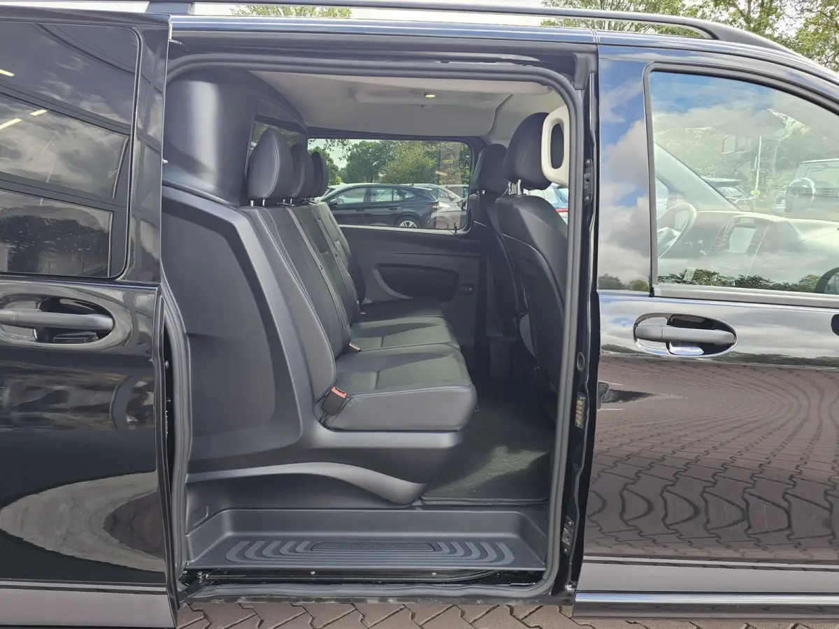 119 CDI Lang DC Sport | Automaat | LED | 2x schuifdeur | Trekhaak | Leder | Stoelverwarming | Navi | ACC | Achterdeuren |