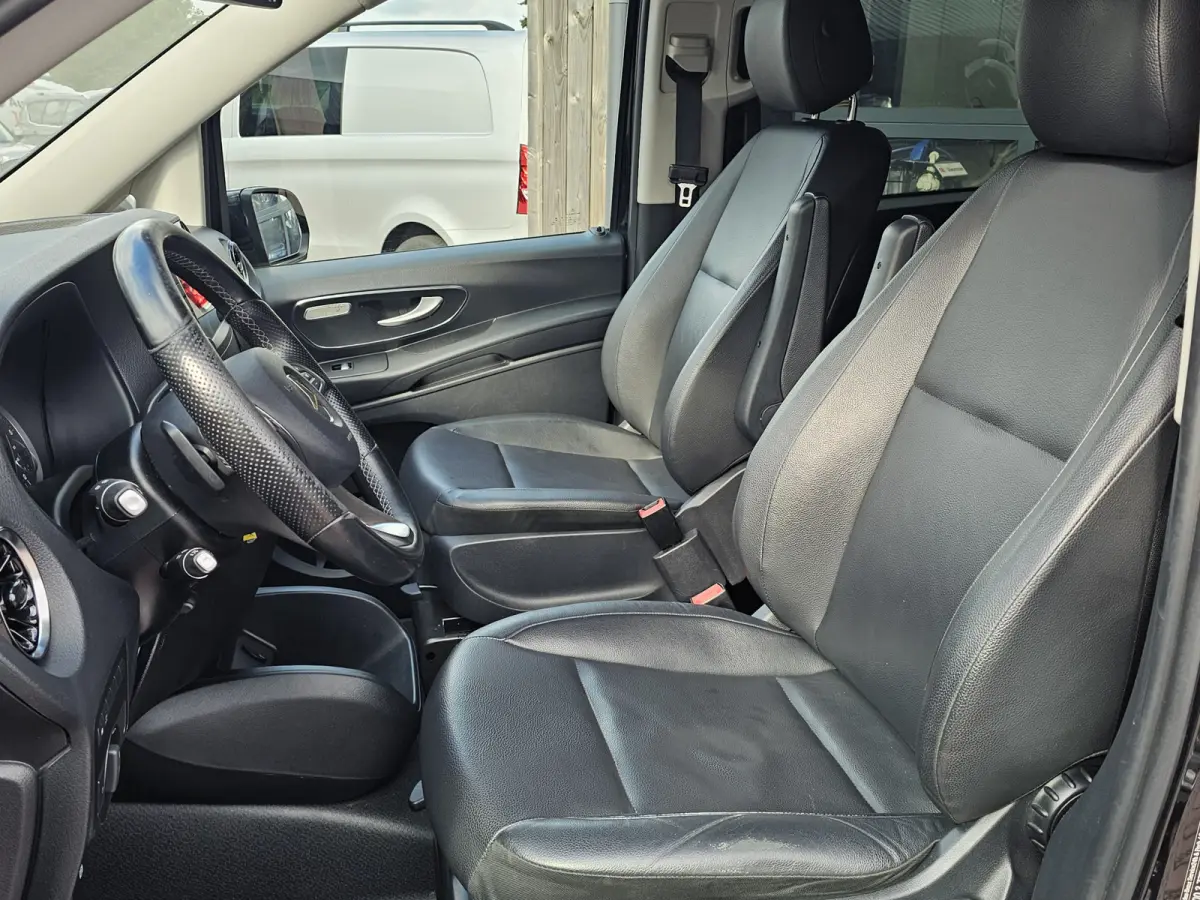 119 CDI Lang DC Sport | Automaat | LED | 2x schuifdeur | Trekhaak | Leder | Stoelverwarming | Navi | ACC | Achterdeuren |