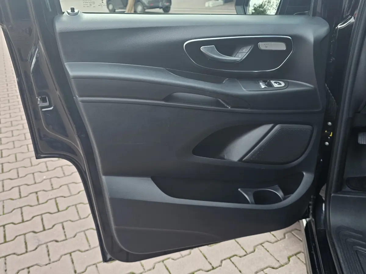 119 CDI Lang DC Sport | Automaat | LED | 2x schuifdeur | Trekhaak | Leder | Stoelverwarming | Navi | ACC | Achterdeuren |