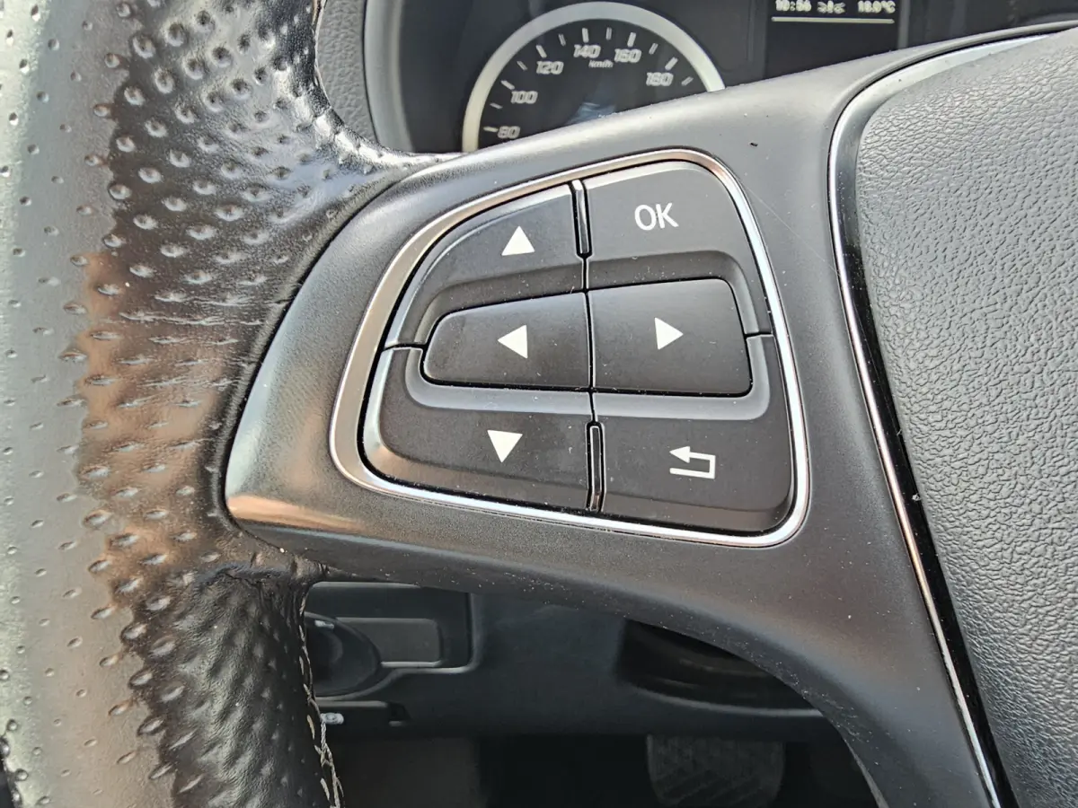 119 CDI Lang DC Sport | Automaat | LED | 2x schuifdeur | Trekhaak | Leder | Stoelverwarming | Navi | ACC | Achterdeuren |